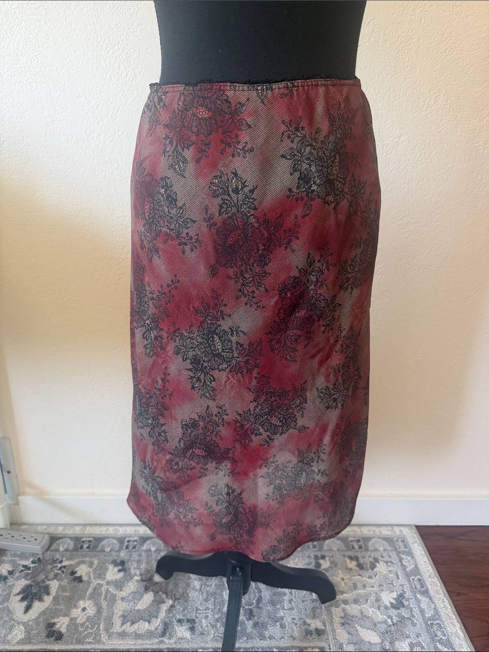 Vintage 90s Tie-Dye Burgundy Floral Midi Skirt size Medium